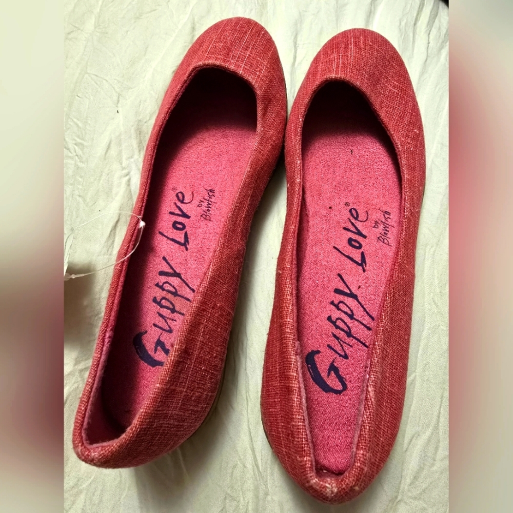 NWT Guppy Love Flats, Size 7.5